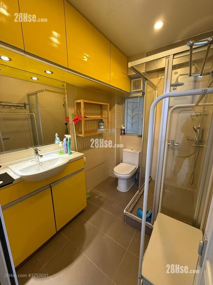 Man Wai Building Rental 2 Bedrooms , 1 Bathroom 510 ft²