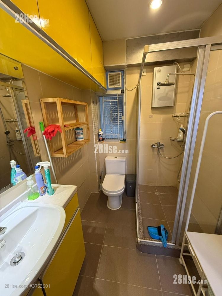 Man Wai Building Rental 2 Bedrooms , 1 Bathroom 510 ft²