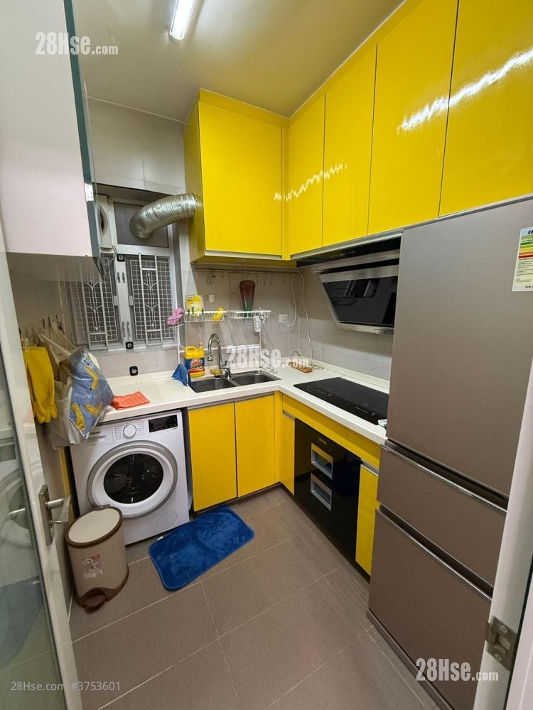 Man Wai Building Rental 2 Bedrooms , 1 Bathroom 510 ft²