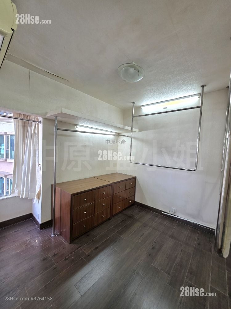 Pacific Palisades Sell 3 Bedrooms , 2 Bathrooms 843 ft²