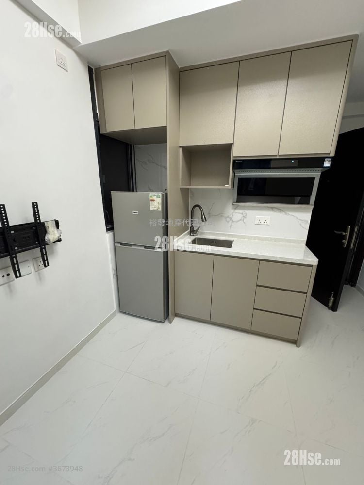 千岁大厦 租盘 2 房 250 平方尺