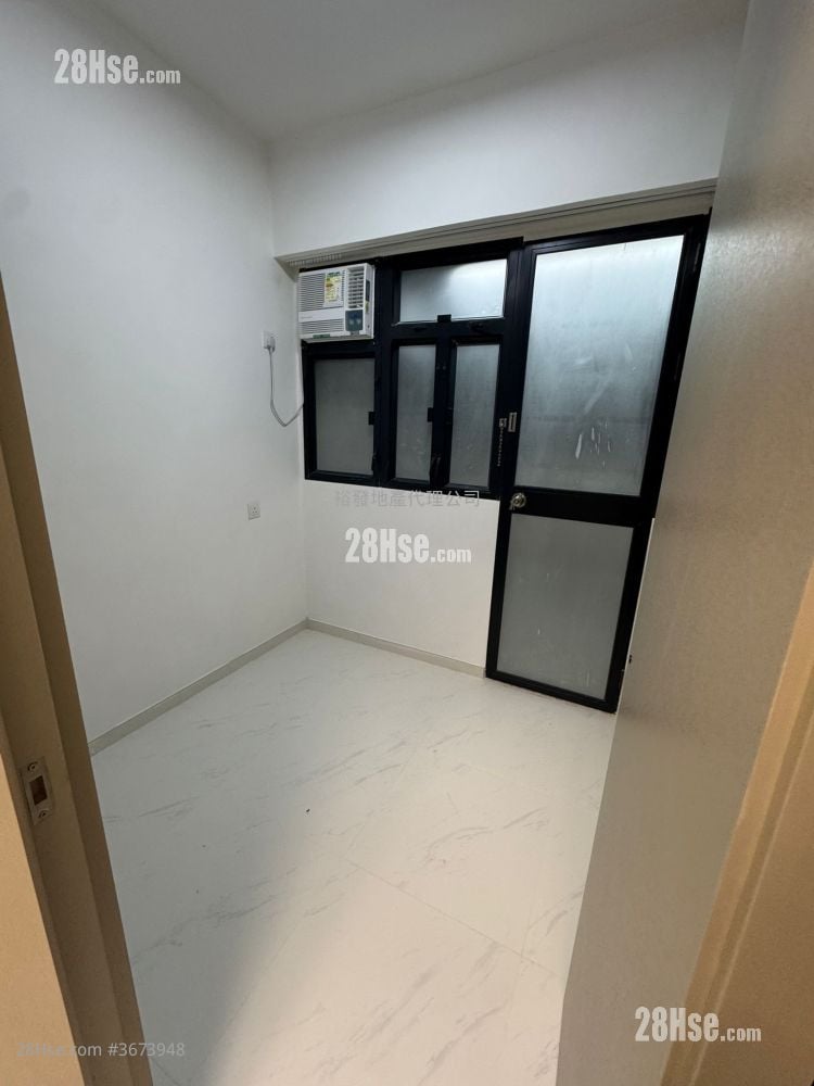 千岁大厦 租盘 2 房 250 平方尺