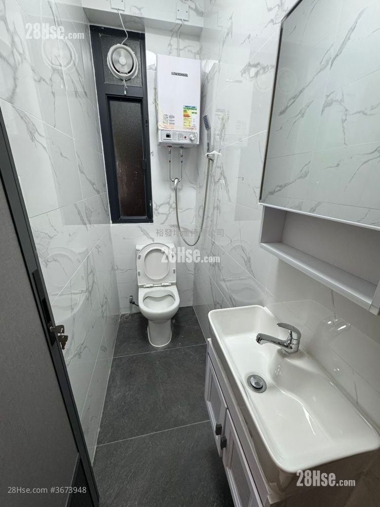 千岁大厦 租盘 2 房 250 平方尺