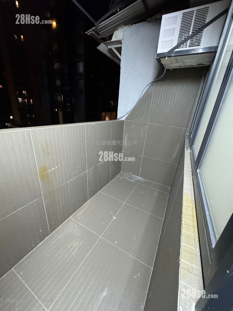 千岁大厦 租盘 2 房 250 平方尺