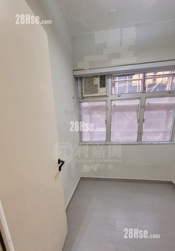 Eastland Towers Sell 2 Bedrooms , 1 Bathroom 346 ft²