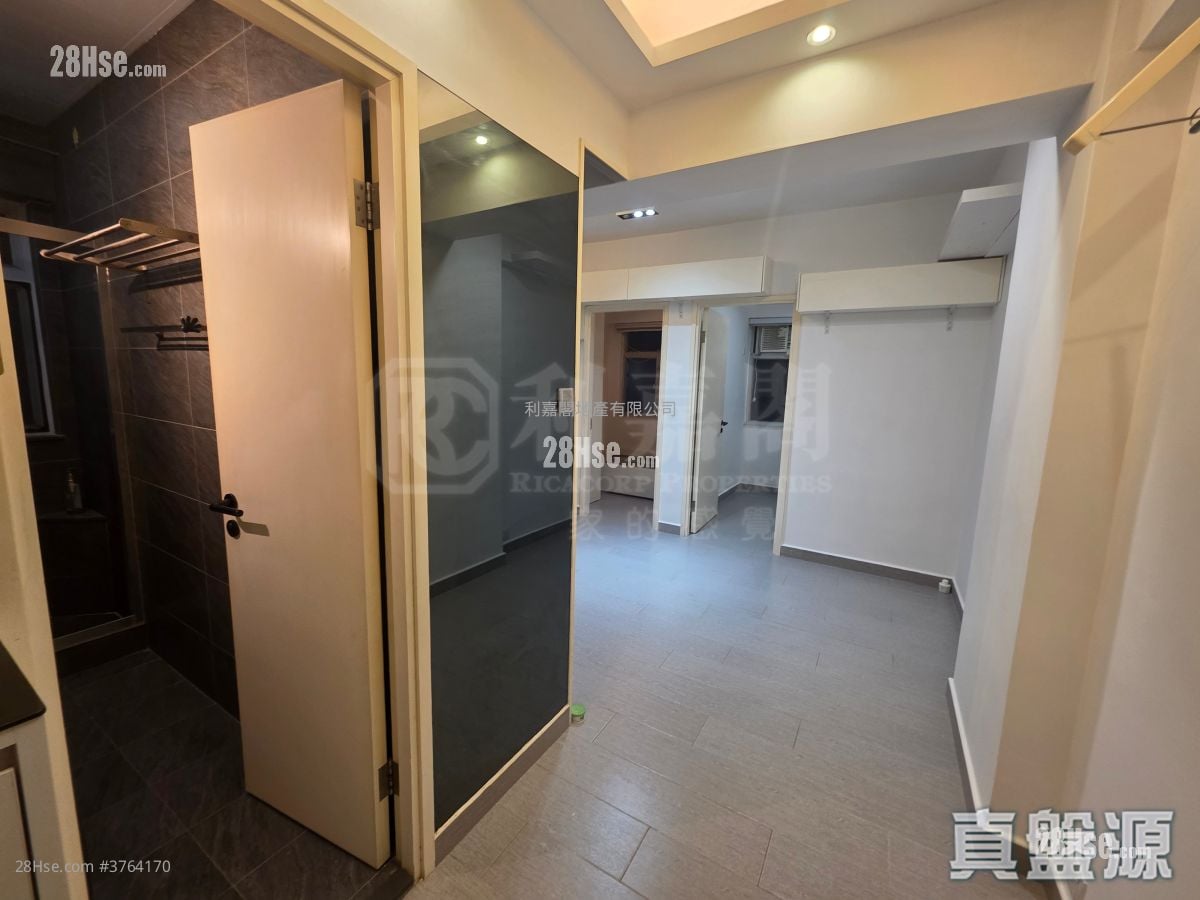 Eastland Towers Sell 2 Bedrooms , 1 Bathroom 346 ft²