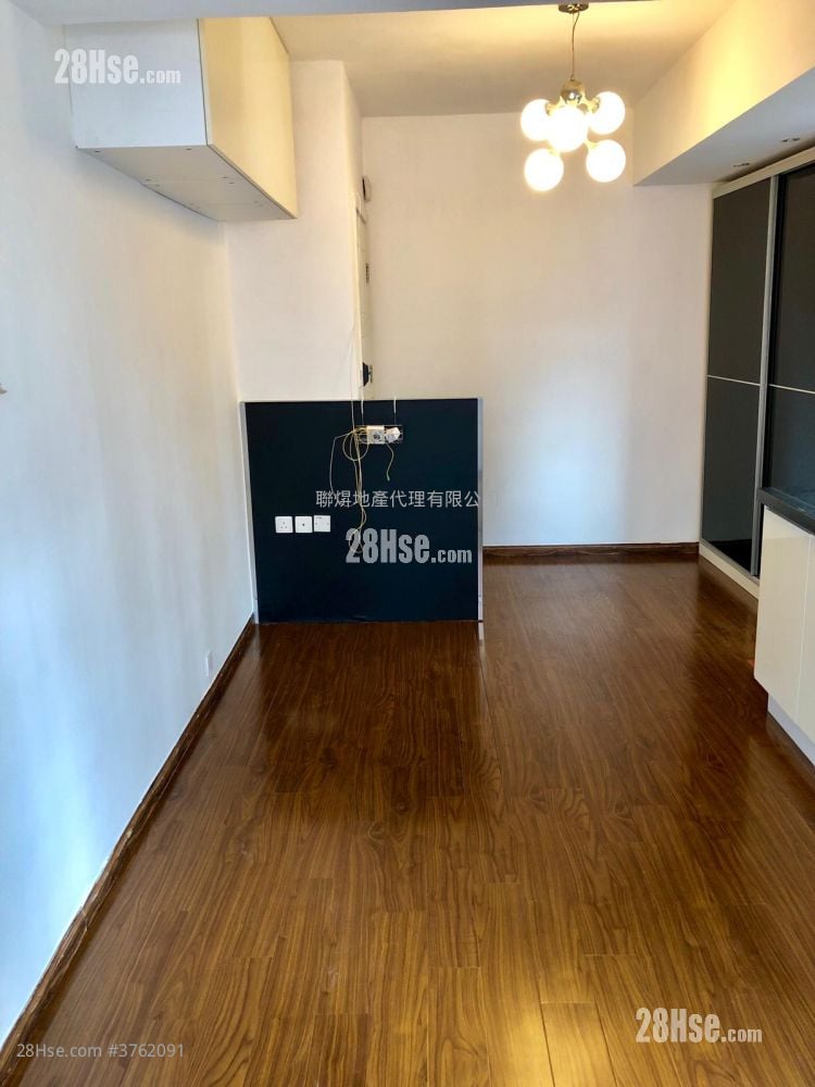 隆基大楼 售盘 开放式间隔 , 1 浴室 265 平方尺