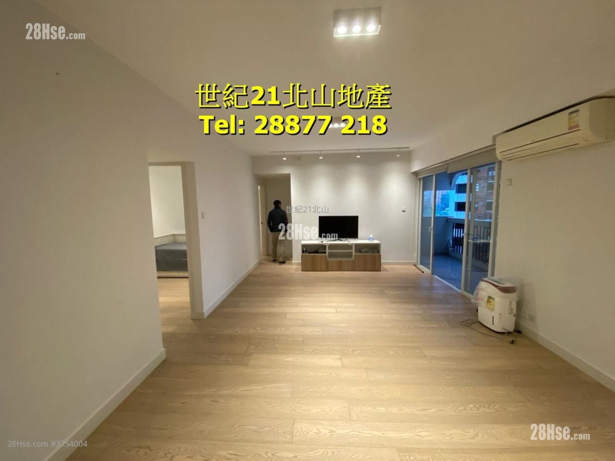 Dragon Court Sell 3 Bedrooms , 2 Bathrooms 1,143 ft²