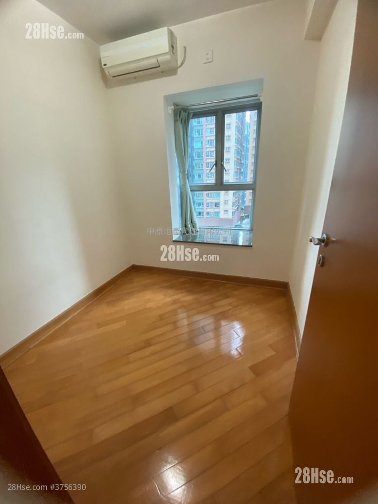Park Central Sell 2 Bedrooms , 1 Bathroom 467 ft²