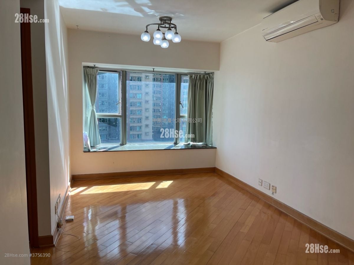 Park Central Sell 2 Bedrooms , 1 Bathroom 467 ft²