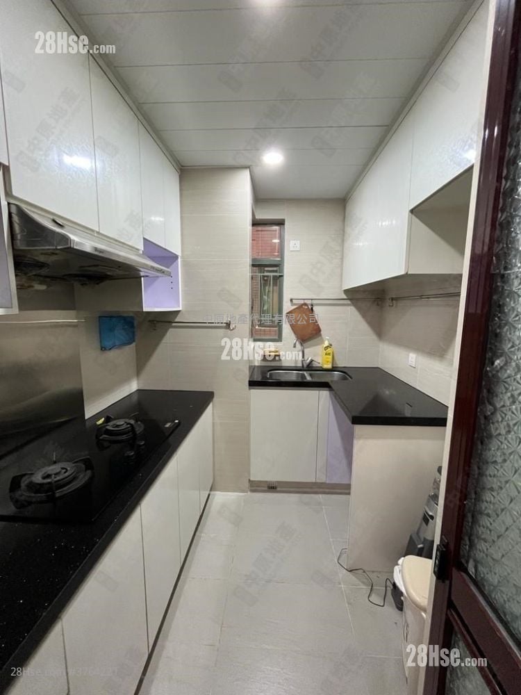 Bayview Park Sell 2 Bedrooms , 1 Bathroom 453 ft²