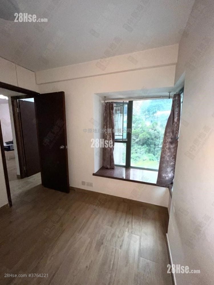 Bayview Park Sell 2 Bedrooms , 1 Bathroom 453 ft²