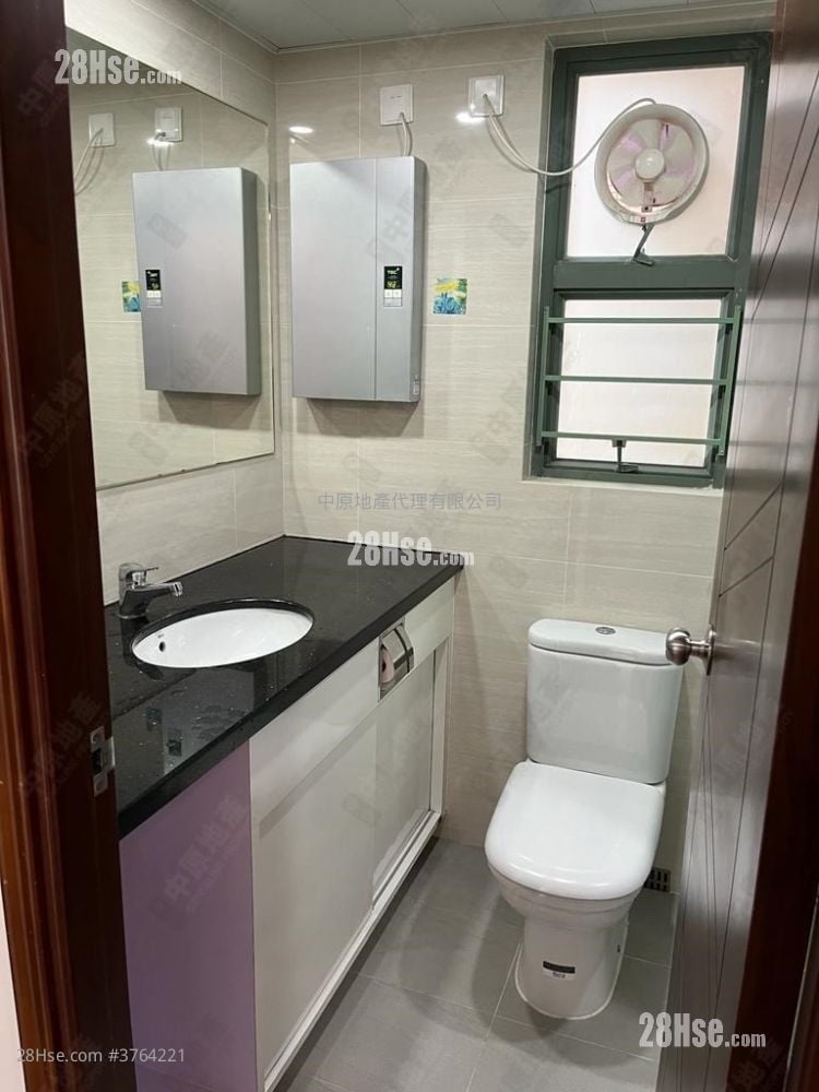 Bayview Park Sell 2 Bedrooms , 1 Bathroom 453 ft²