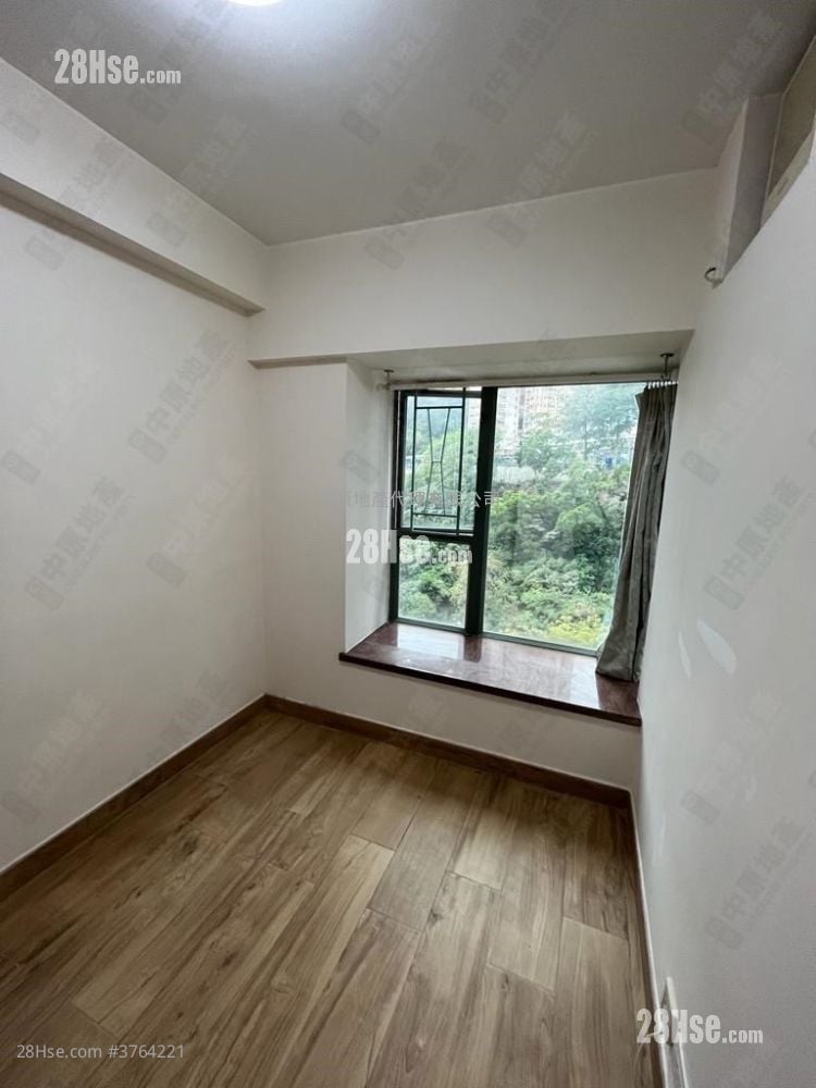 Bayview Park Sell 2 Bedrooms , 1 Bathroom 453 ft²