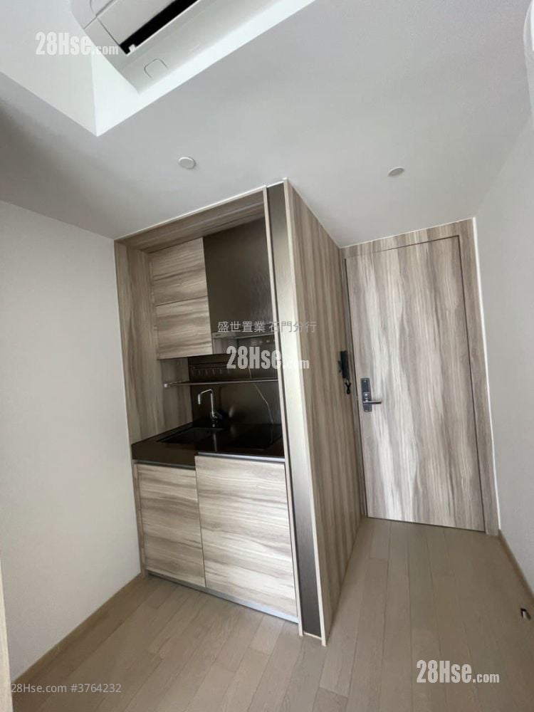 The.met.blossom Sell Studio , 1 Bathroom 229 ft²