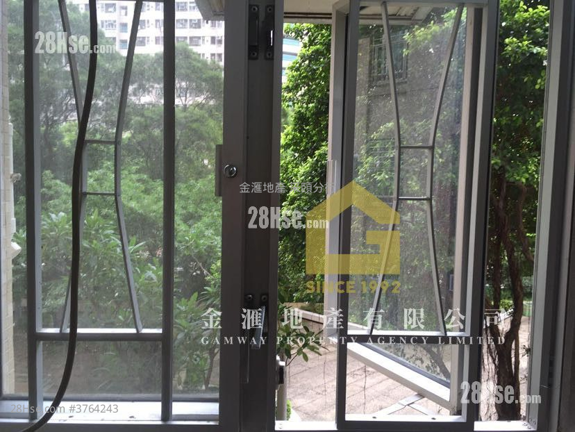 Lung Poon Court Sell 2 Bedrooms