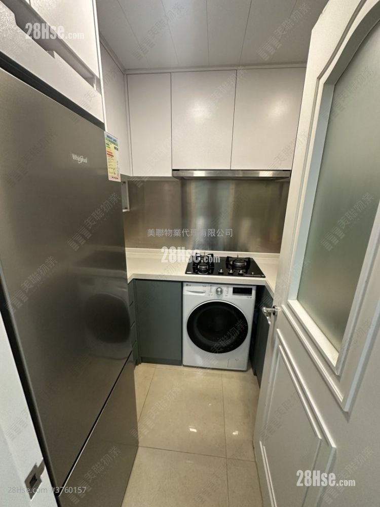 Metro Town Sell 2 Bedrooms 476 ft²