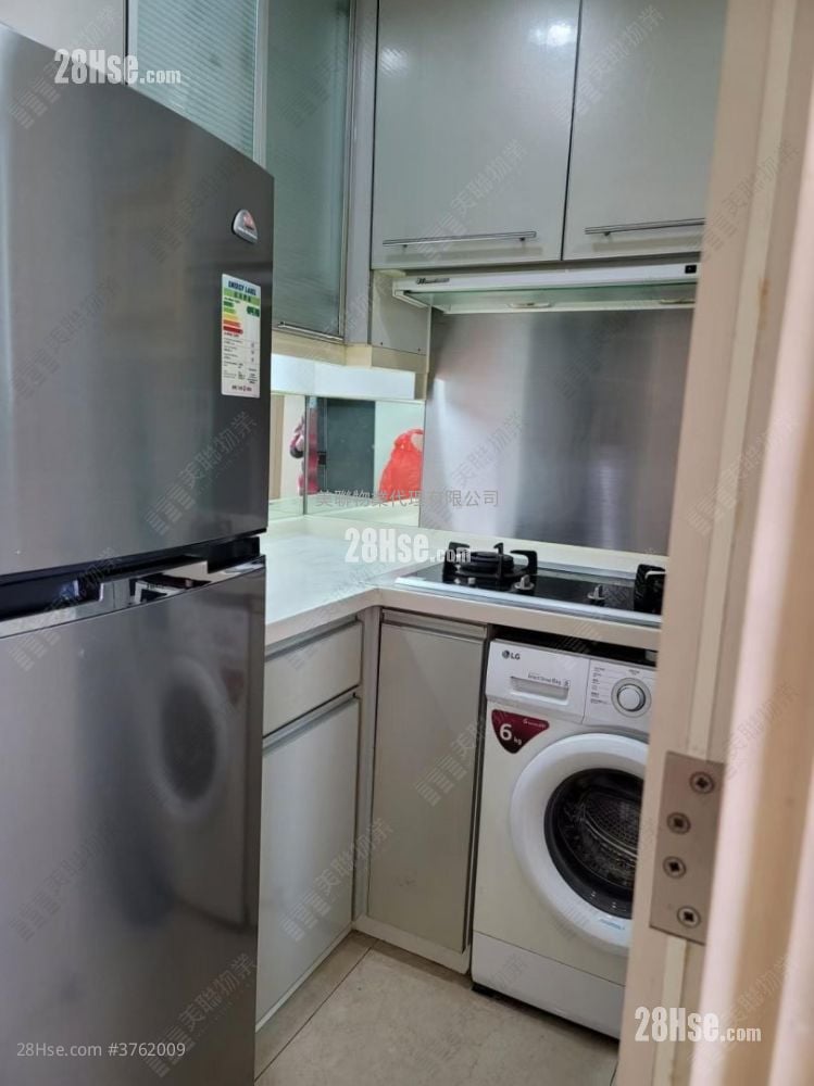 Metro Town Sell 2 Bedrooms 487 ft²