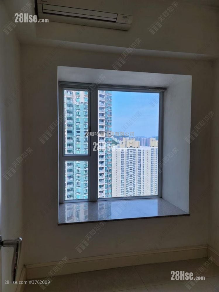 Metro Town Sell 2 Bedrooms 487 ft²