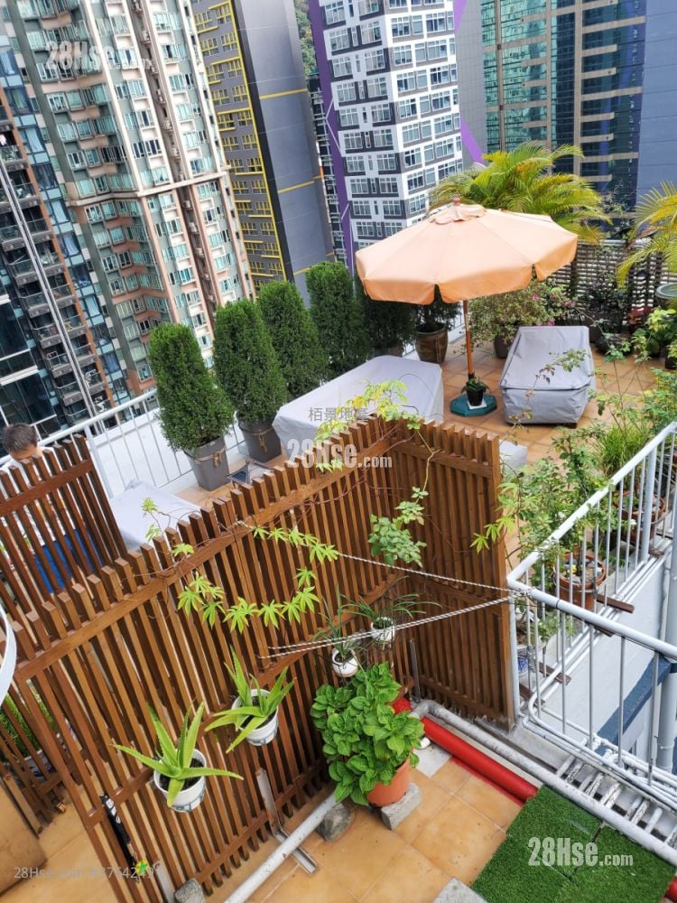 Hoi Shing Building Sell 3 Bedrooms , 2 Bathrooms 670 ft²