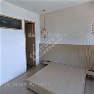 Royal Castle Sell 4 Bedrooms , 3 Bathrooms 2,925 ft²