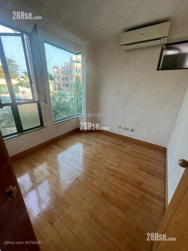 Recours La Serre Sell 3 Bedrooms , 2 Bathrooms 686 ft²