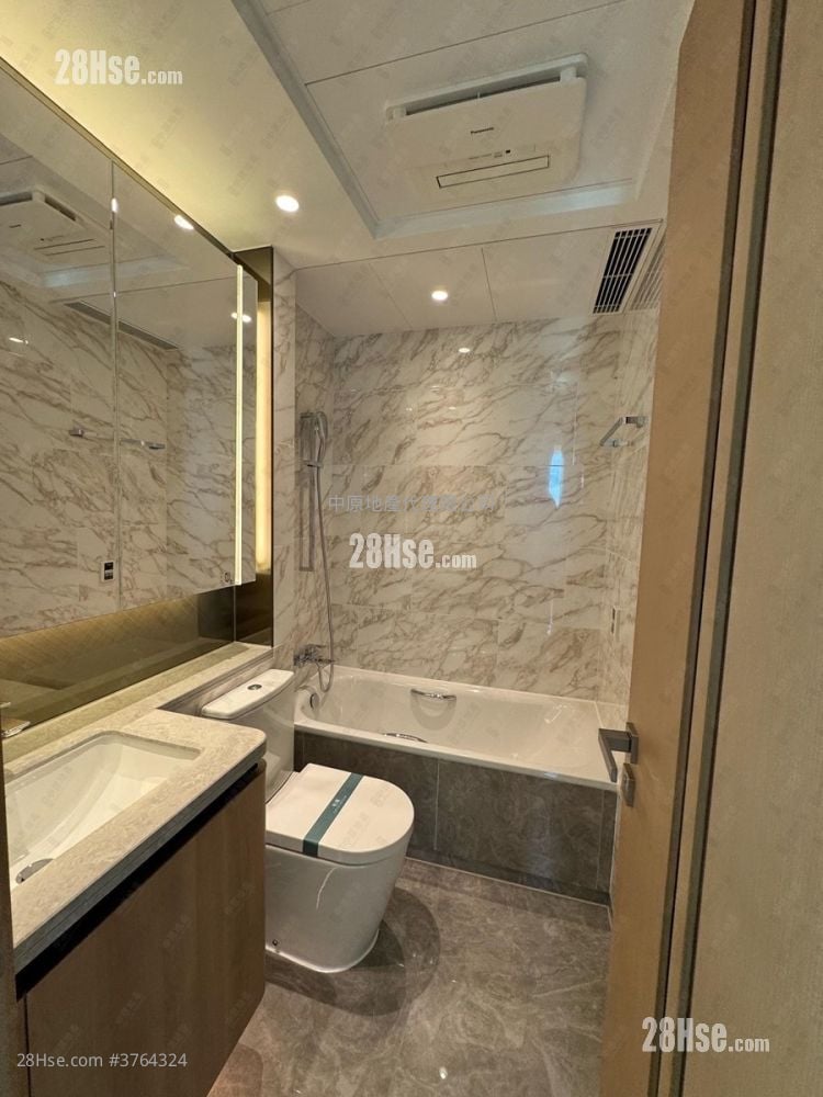 Grand Mayfair  Sell 2 Bedrooms 444 ft²