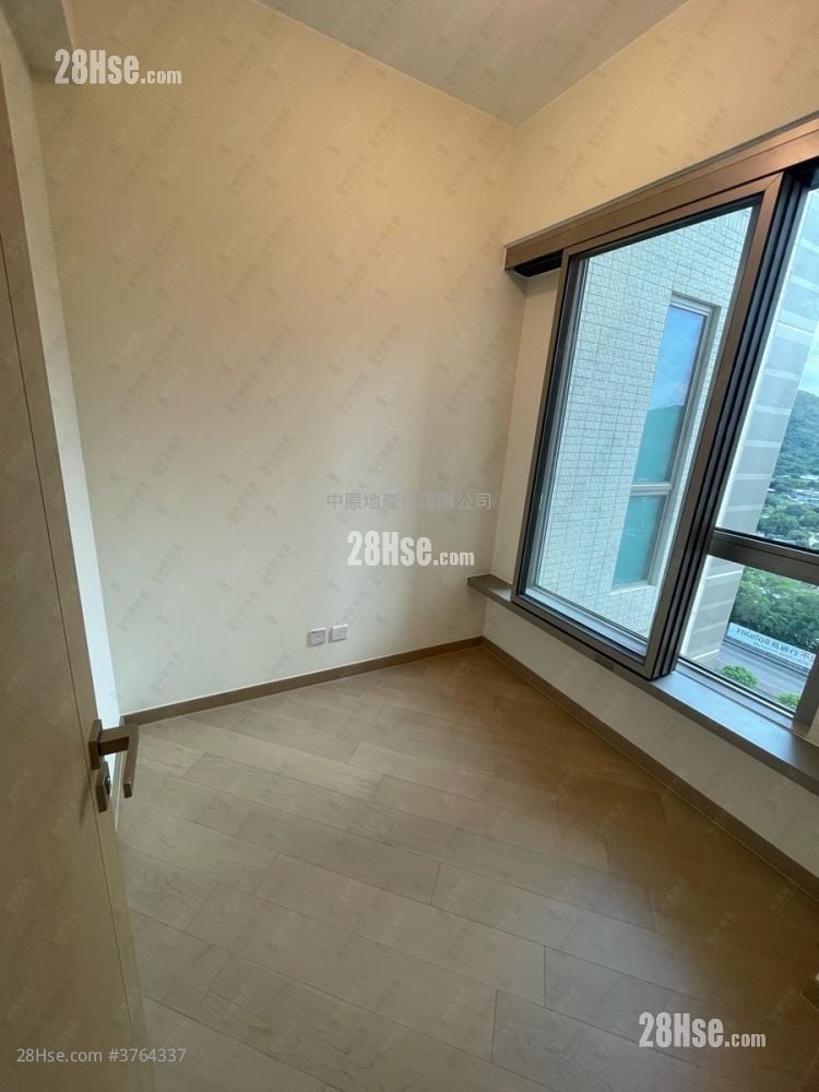 Grand Mayfair  Sell 2 Bedrooms 462 ft²