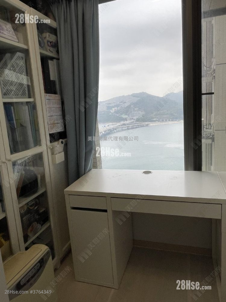 Sea To Sky Sell 3 Bedrooms 702 ft²