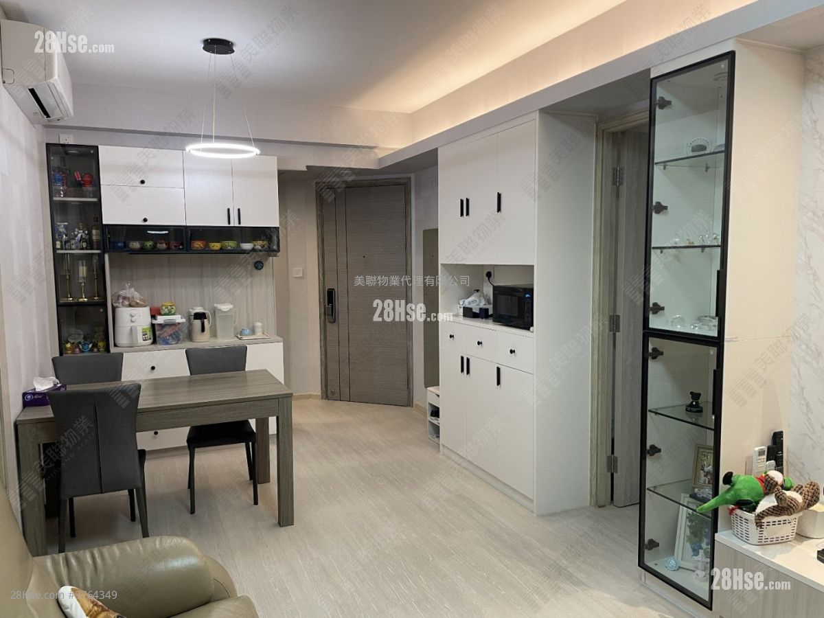 Sea To Sky Sell 3 Bedrooms 702 ft²