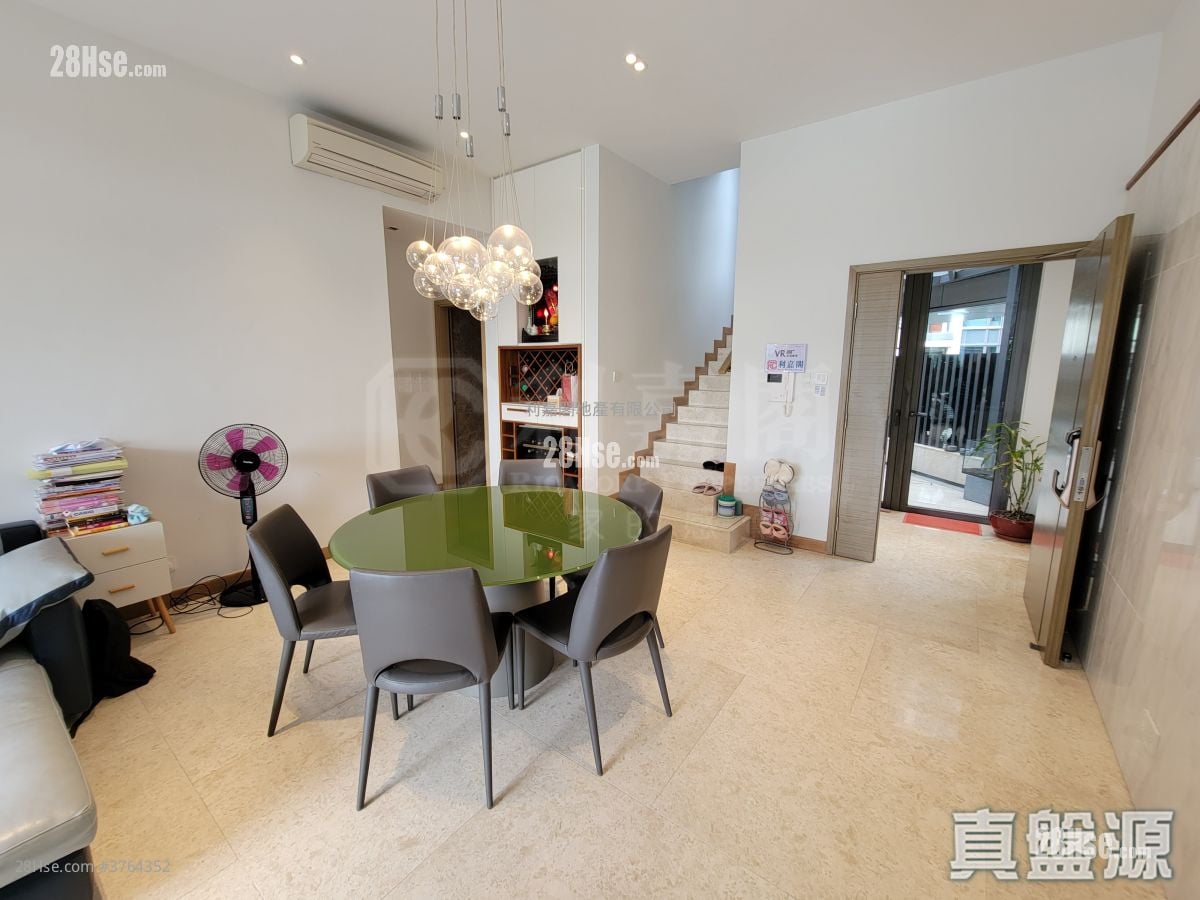 The Wings Sell 5+ Bedrooms , 5+ Bathrooms 1,570 ft²