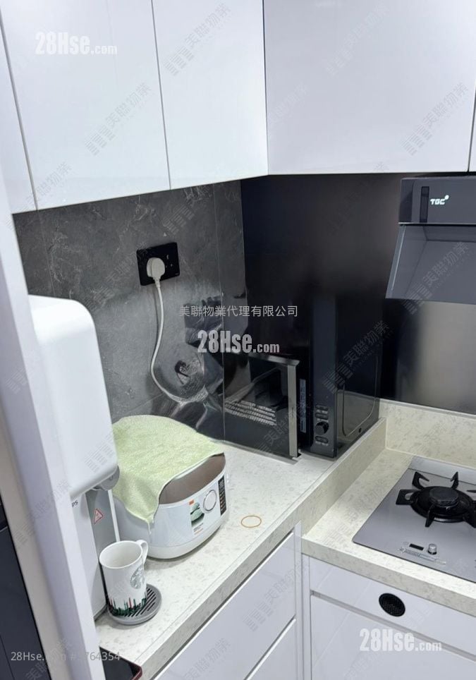 Lok Nga Court Sell 2 Bedrooms 447 ft²