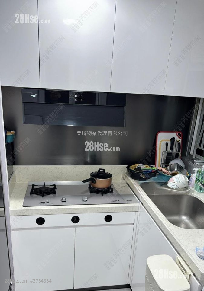 Lok Nga Court Sell 2 Bedrooms 447 ft²