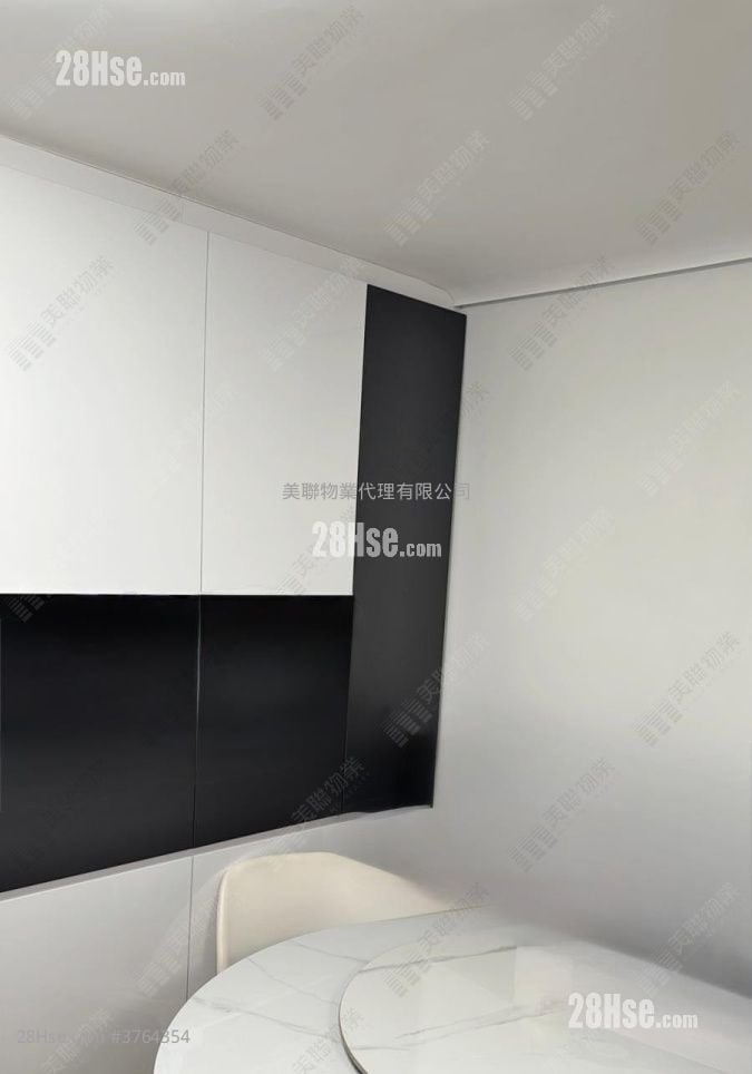 Lok Nga Court Sell 2 Bedrooms 447 ft²