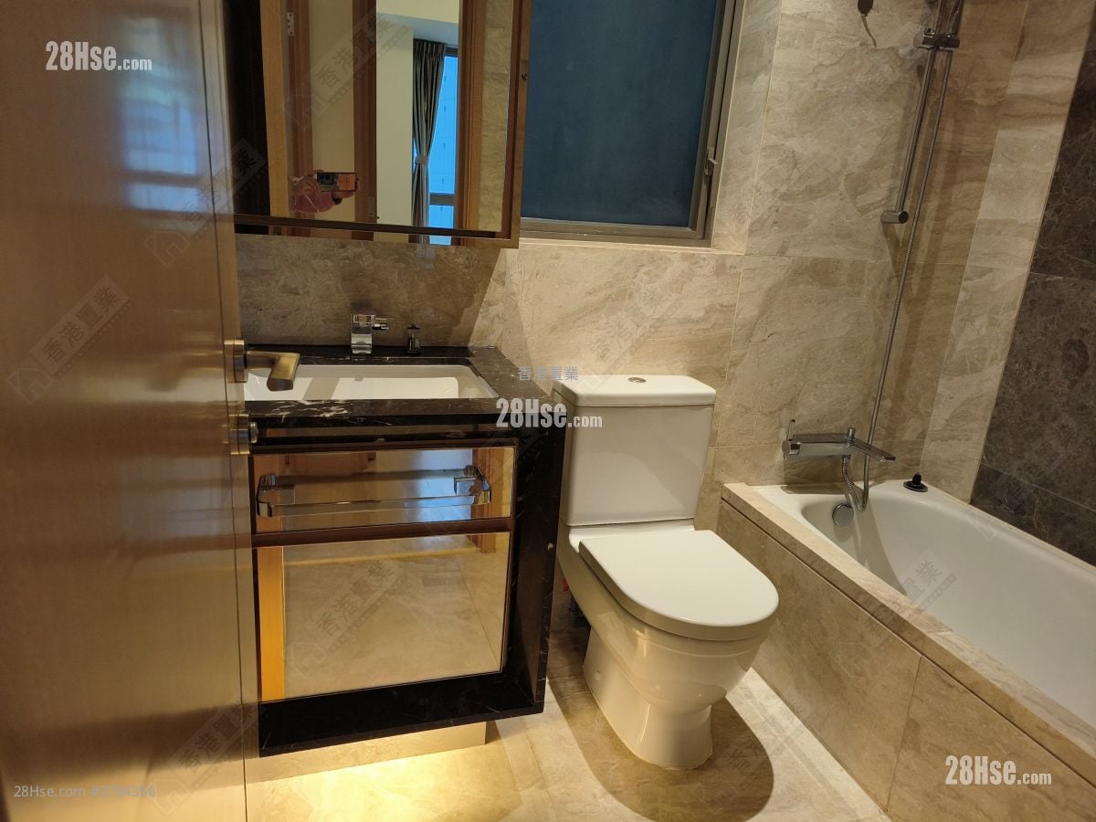 Grand Austin Sell 3 Bedrooms , 2 Bathrooms 889 ft²