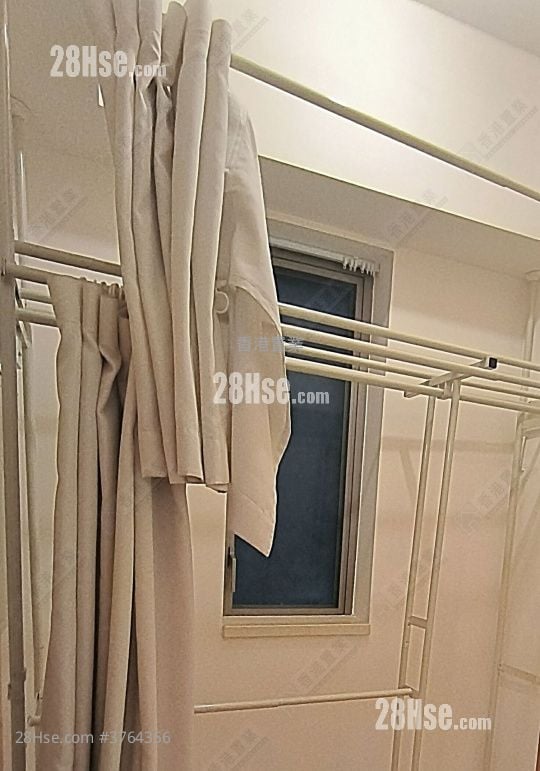 Grand Austin Sell 3 Bedrooms , 2 Bathrooms 889 ft²