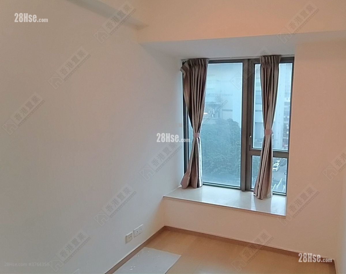 Grand Austin Sell 3 Bedrooms , 2 Bathrooms 889 ft²