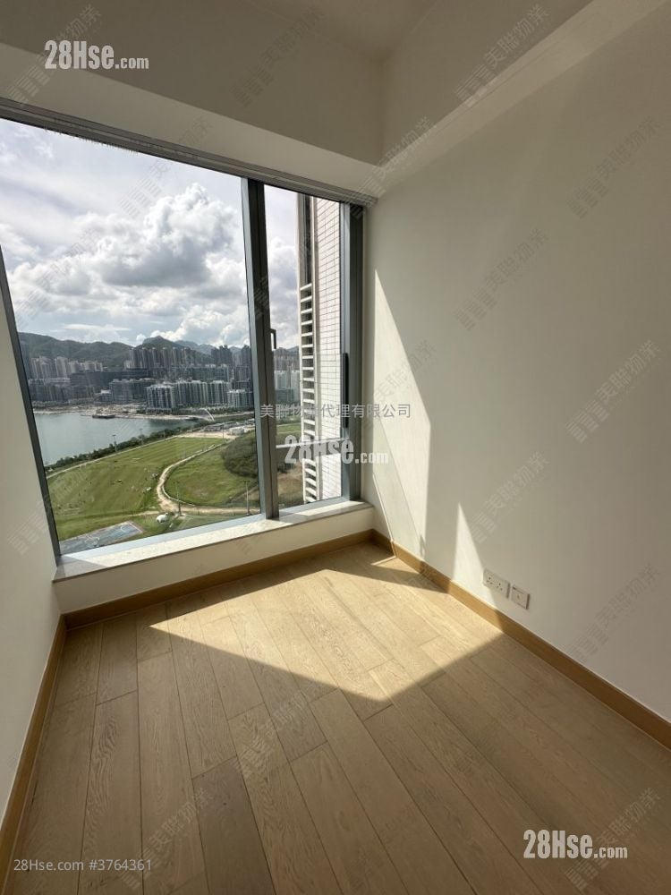 Malibu Sell 4 Bedrooms 1,087 ft²