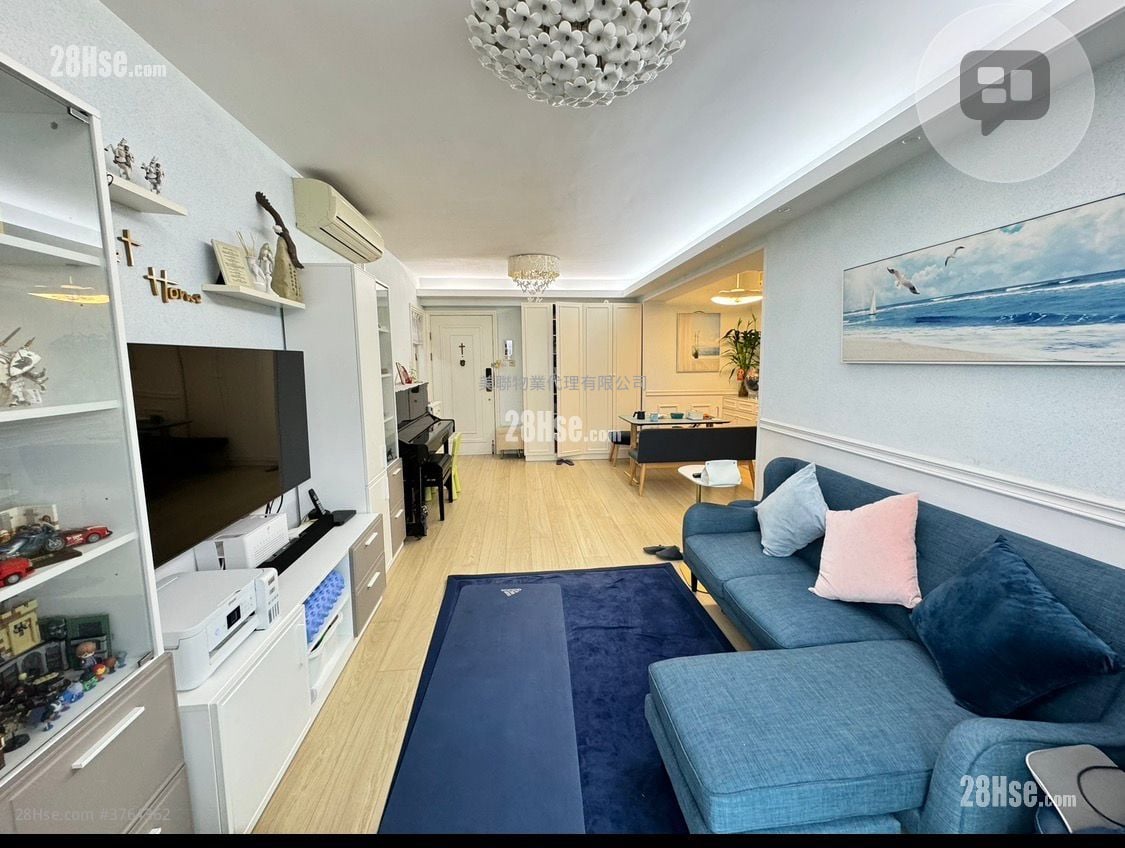 Residence Oasis Sell 3 Bedrooms 763 ft²