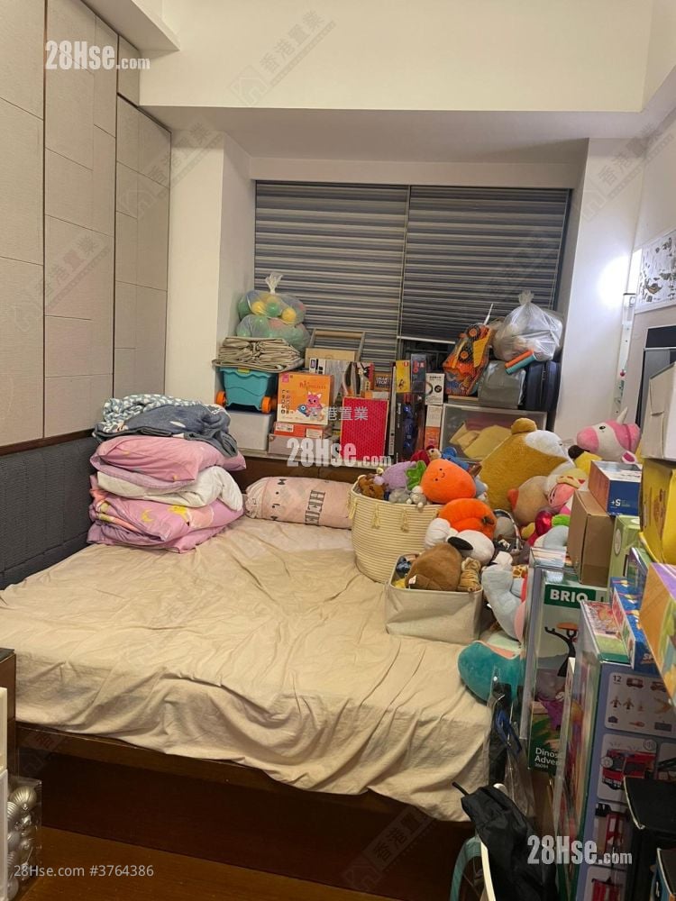 Parc Inverness Sell 4 Bedrooms , 3 Bathrooms 1,514 ft²