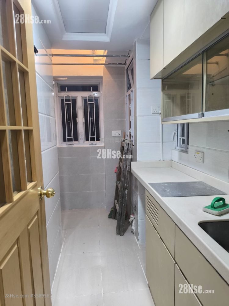 Lee Tat Building Sell 2 Bedrooms , 1 Bathroom 327 ft²