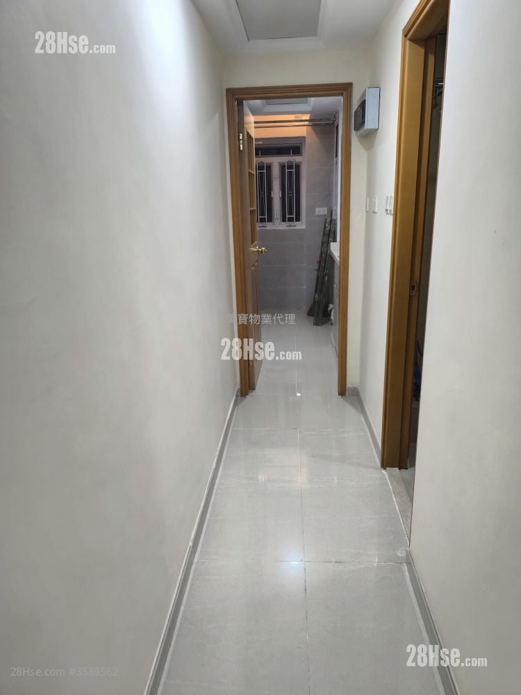 Lee Tat Building Sell 2 Bedrooms , 1 Bathroom 327 ft²