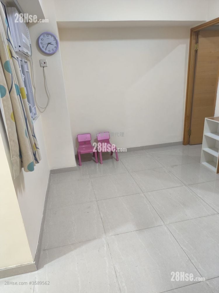 Lee Tat Building Sell 2 Bedrooms , 1 Bathroom 327 ft²