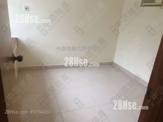 Kingswood Villas Sell 2 Bedrooms , 1 Bathroom 448 ft²