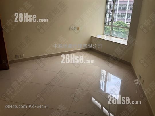 Kingswood Villas Sell 2 Bedrooms , 1 Bathroom 448 ft²