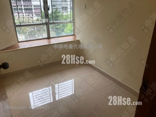 Kingswood Villas Sell 2 Bedrooms , 1 Bathroom 448 ft²