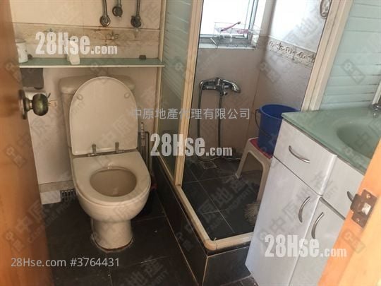 Kingswood Villas Sell 2 Bedrooms , 1 Bathroom 448 ft²