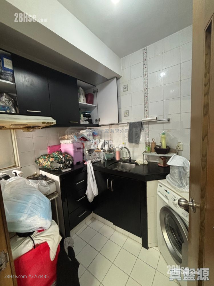 Kingswood Villas Sell 2 Bedrooms , 1 Bathroom 448 ft²