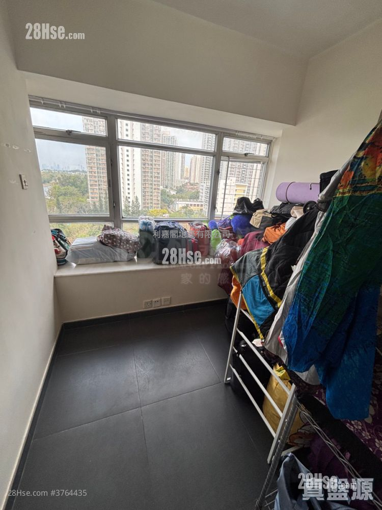 Kingswood Villas Sell 2 Bedrooms , 1 Bathroom 448 ft²