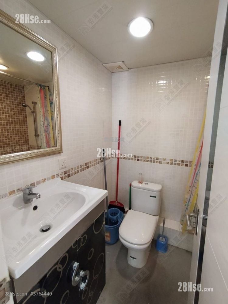 Mei Foo Sun Chuen Sell 4 Bedrooms 584 ft²